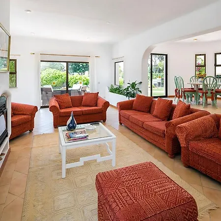 Sleeps 6 Pool Air Con T607850