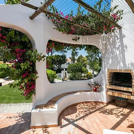 Sleeps 6 Pool Air Con T607850